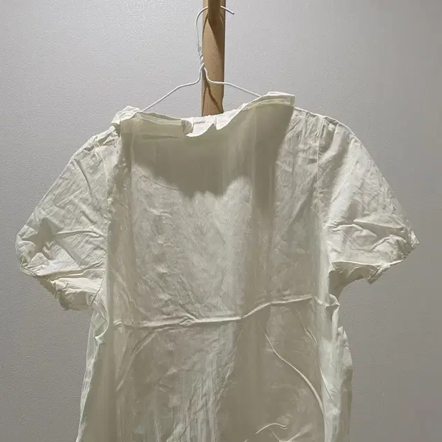 딜라이디 Eloquence blouse (white)