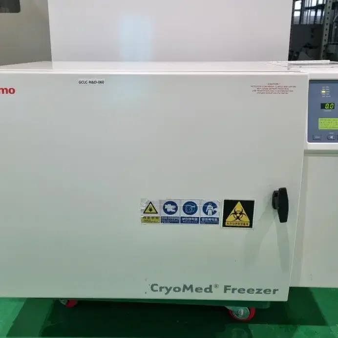 Thermo CryoMed Freezer 7453 냉동장치