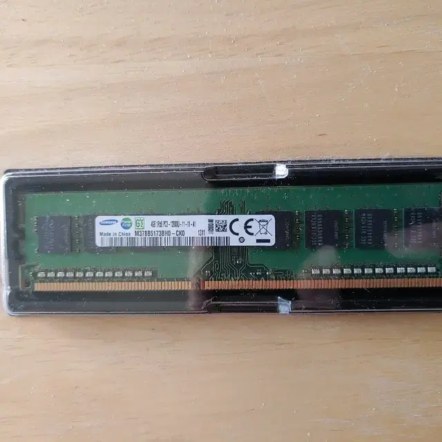 DDR3 4GB PC3-12800U 1개 팝니다