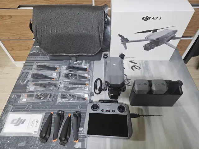 DJI Air3 플라이 모어 콤보(RC2)