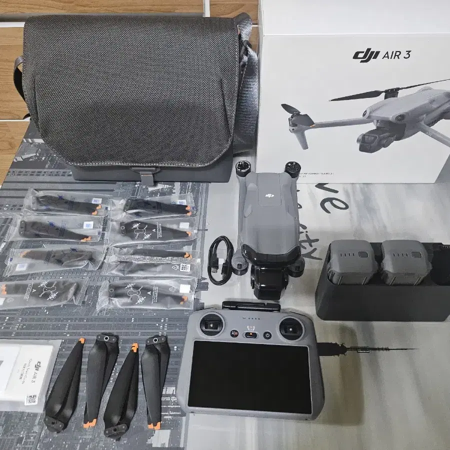 DJI Air3 플라이 모어 콤보(RC2)