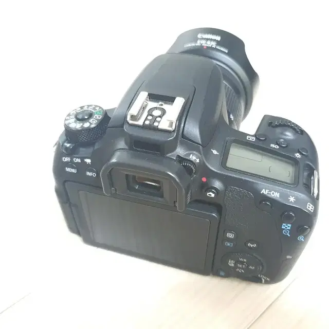 캐논 중급자용 dslr 카메라 EOS 77D 와 18-55렌즈 세트