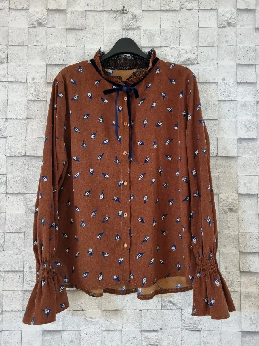 샤이린 브라운 블라우스 브랜드 중고거래 플랫폼, 번개장터