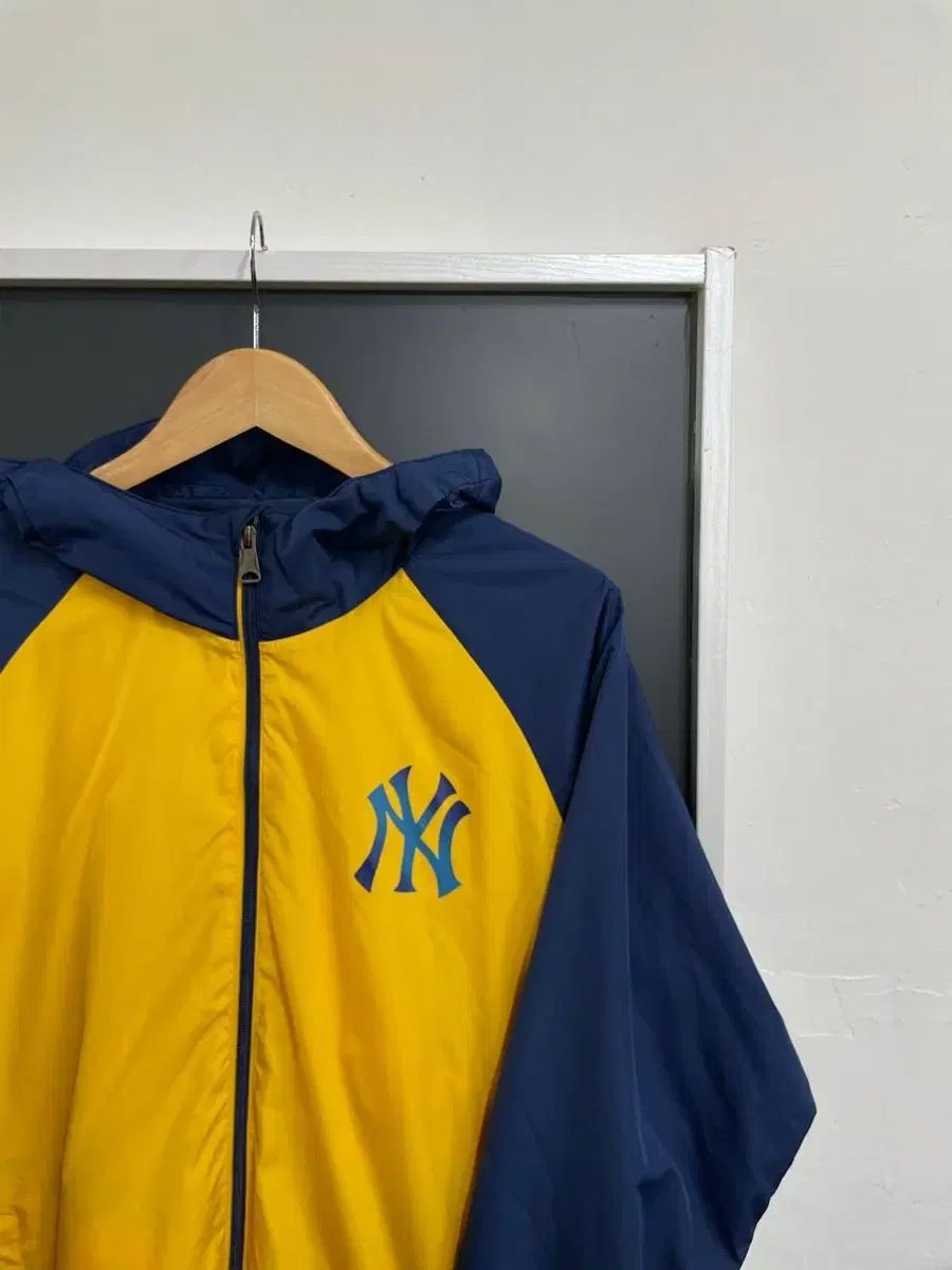 [XL] MLB Yankees Old School Windbreaker Jacket