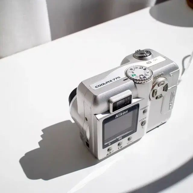 Nikon Coolpix 775