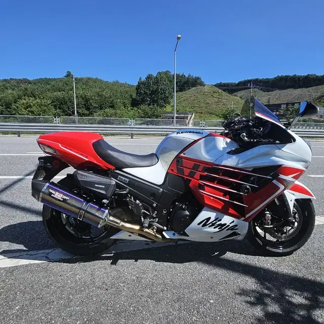 ZZR1400 20년식 올린즈모델 팝니다