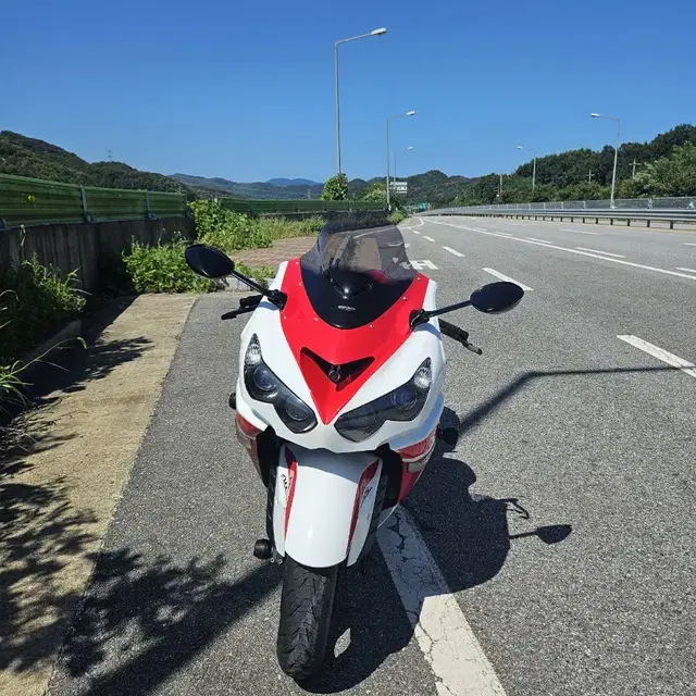 ZZR1400 20년식 올린즈모델 팝니다