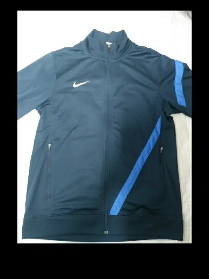 Nike Track Jacket (L100)