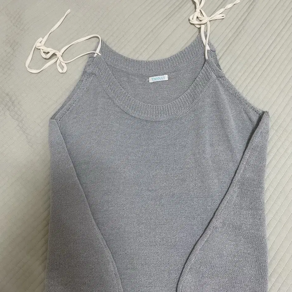 T/T Ribbon sleeveless knit 타낫 슬리브리스 니트