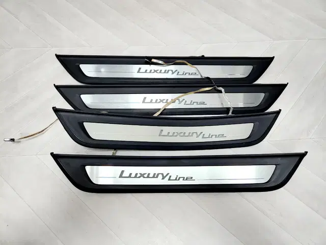 BMW g30 5시리즈 LED 도어스커프(순정) 판매