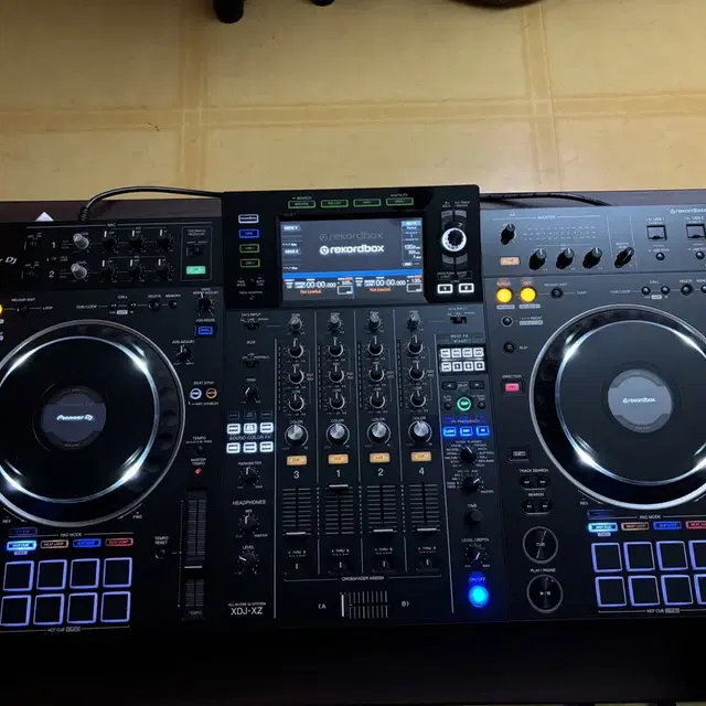 Pioneer XDJ-XZ 사용감 전혀 없는 제품 팝니다.