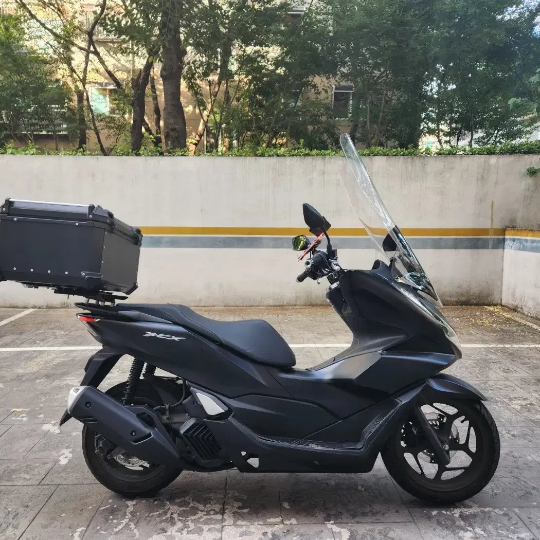 2021년 pcx125 ABS모델 검정색상 생활튜닝 바이크 판매합니다.