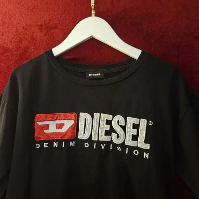 DIESEL 디젤 여성 빅로고 절개 반팔 라운드 티셔츠 Free