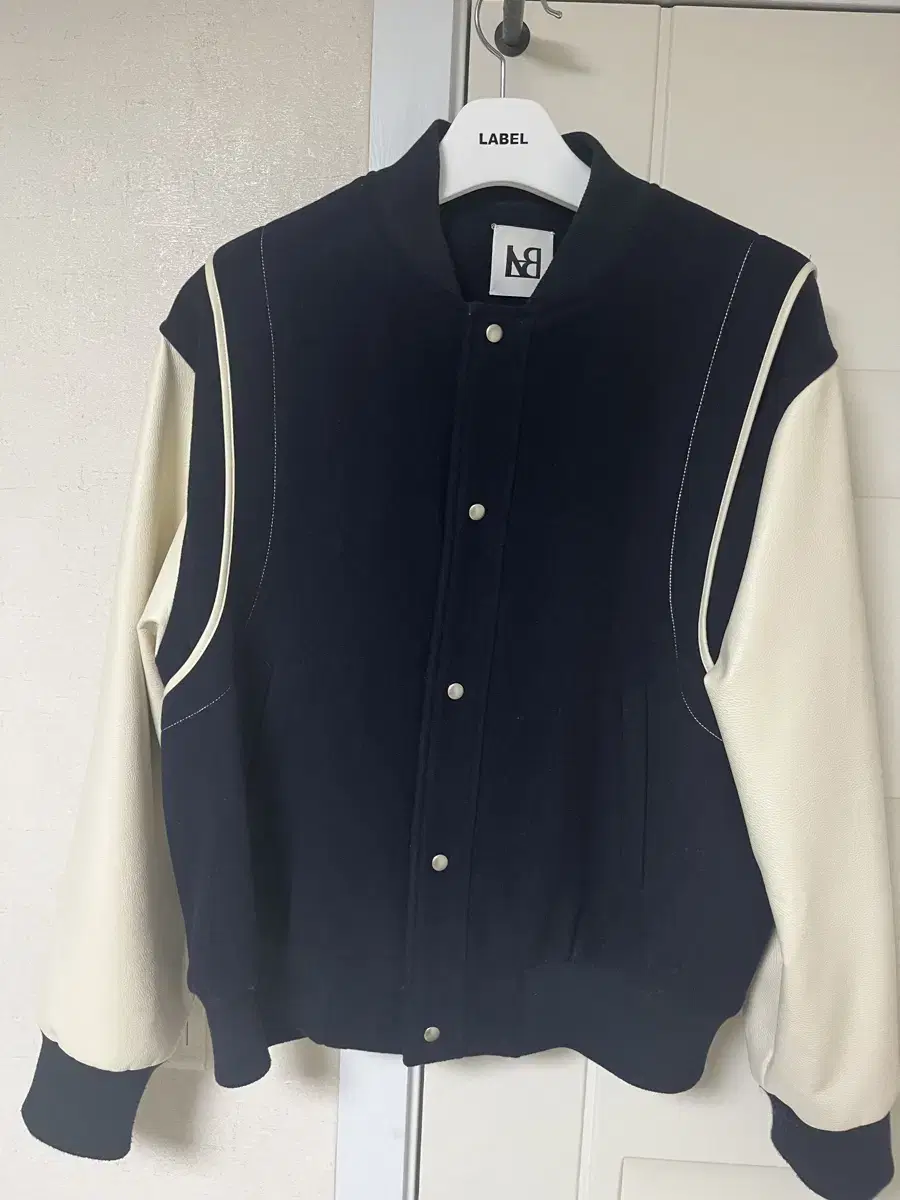 Labels Archive / Varsity Baseball Jumper / Size 3