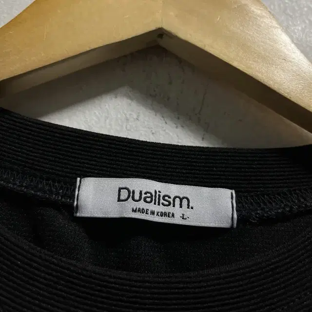 100 Dualism 스판 긴팔티 정품