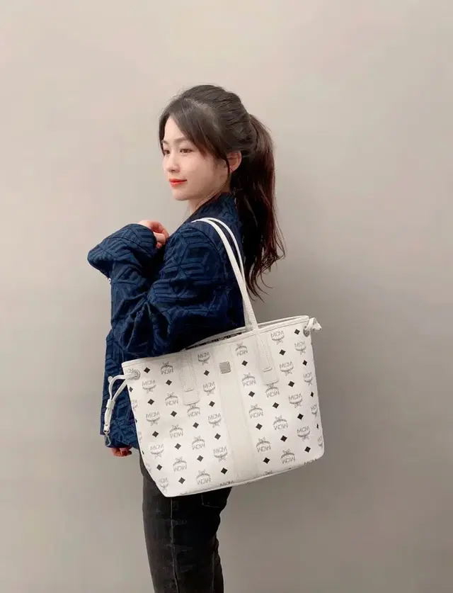 6918  MCM Liz Visetos 양면 숄더백