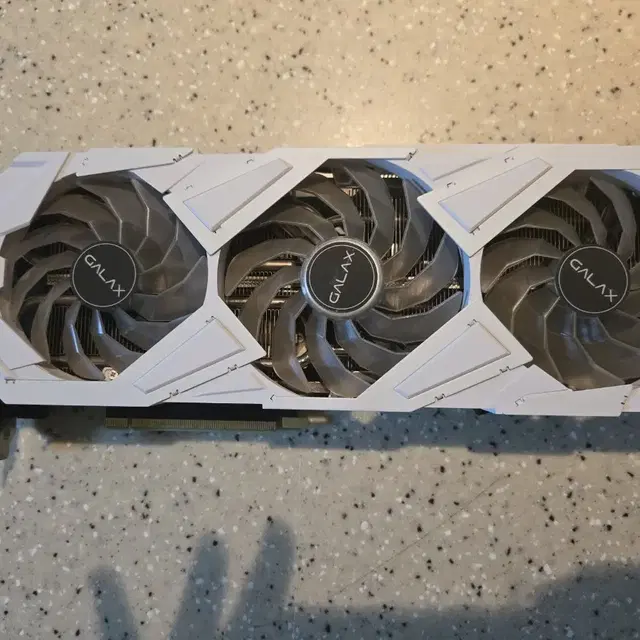 갤럭시 RTX 3070Ti EX 화이트 3팬