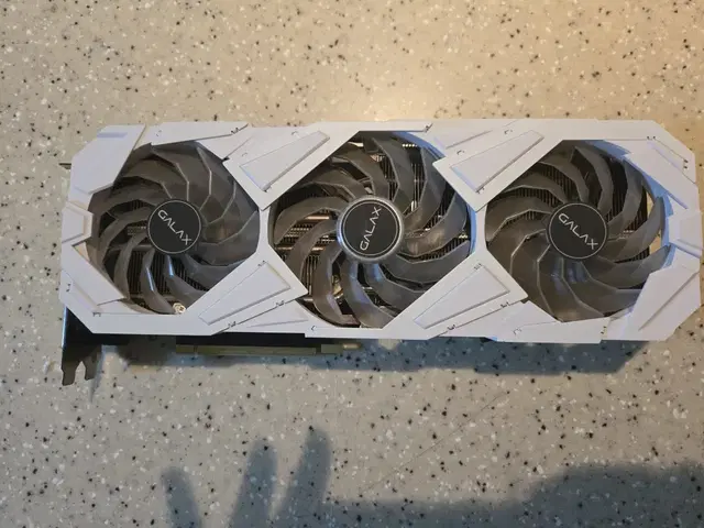 갤럭시 RTX 3070Ti EX 화이트 3팬