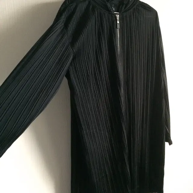 pleats loose fit hood zip up