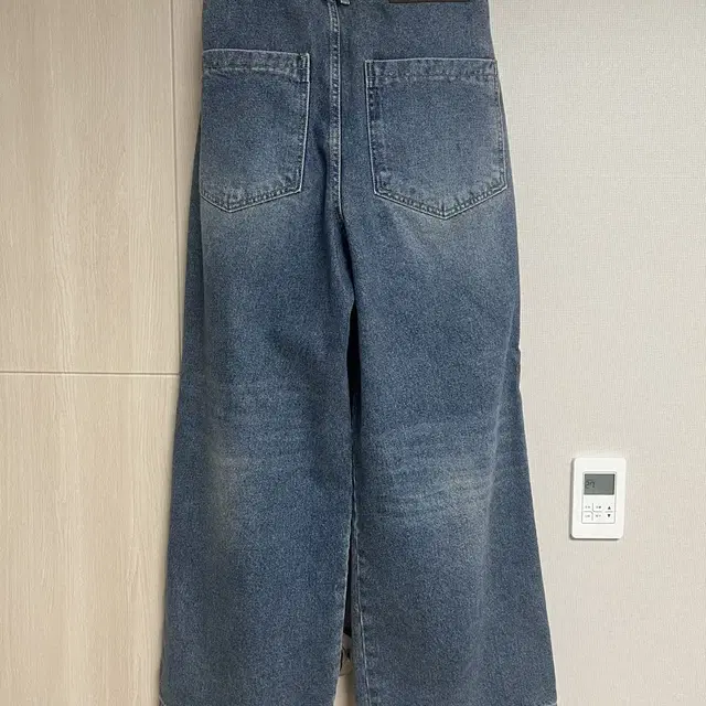 아캄 Distressed Denim Pants 1