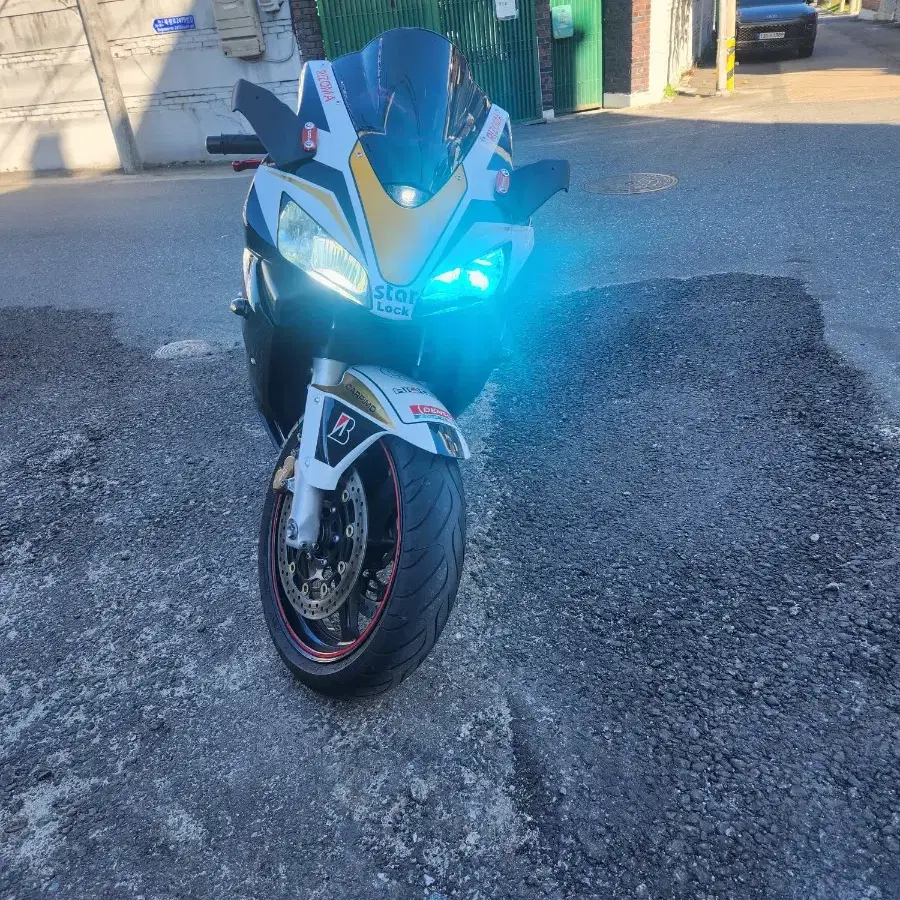 혼다 CBR 600RR 팔아요 상태 좋습니다