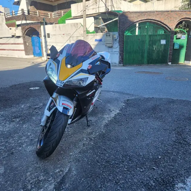 혼다 CBR 600RR 팔아요 상태 좋습니다