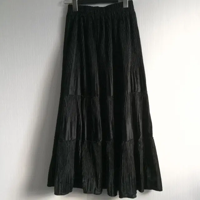 Pleats velvet long skirt