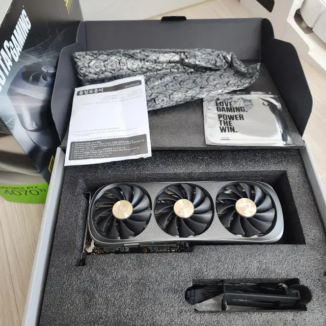 그래픽 카드 RTX 3080 Ti/ 4070 TI/거의 새것