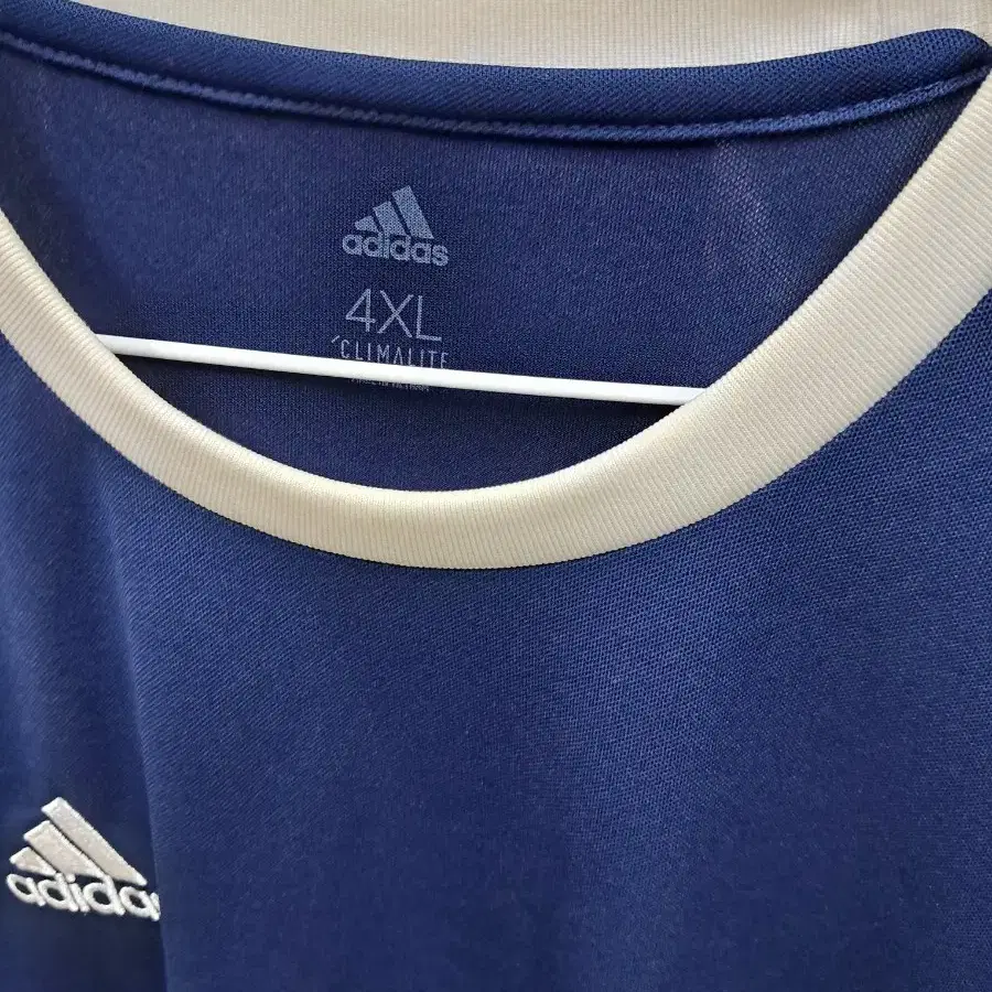 Adidas 라운드 티, XL