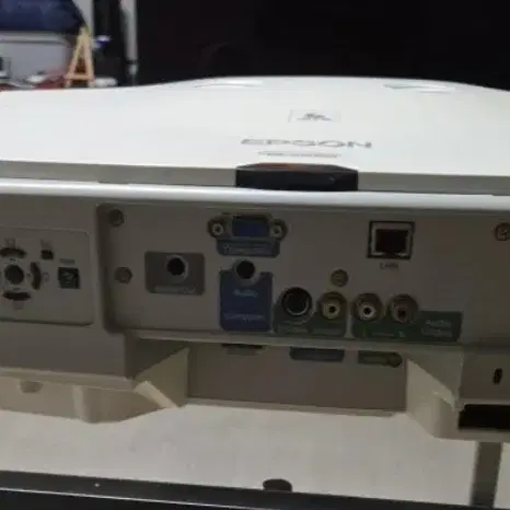 빔프로잭트 EPSON EB-G5000 입니다.