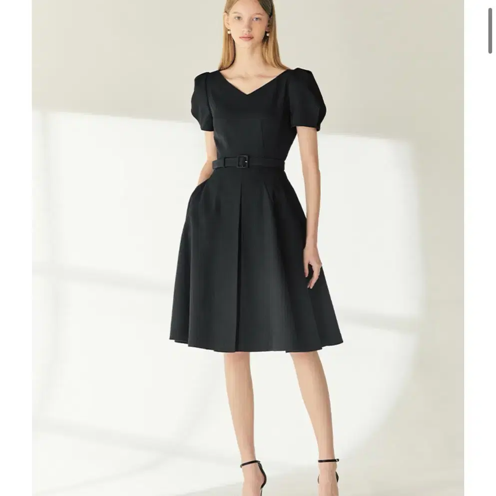 브라이드앤유 LOUISA V-neck puff sleeve midi dr