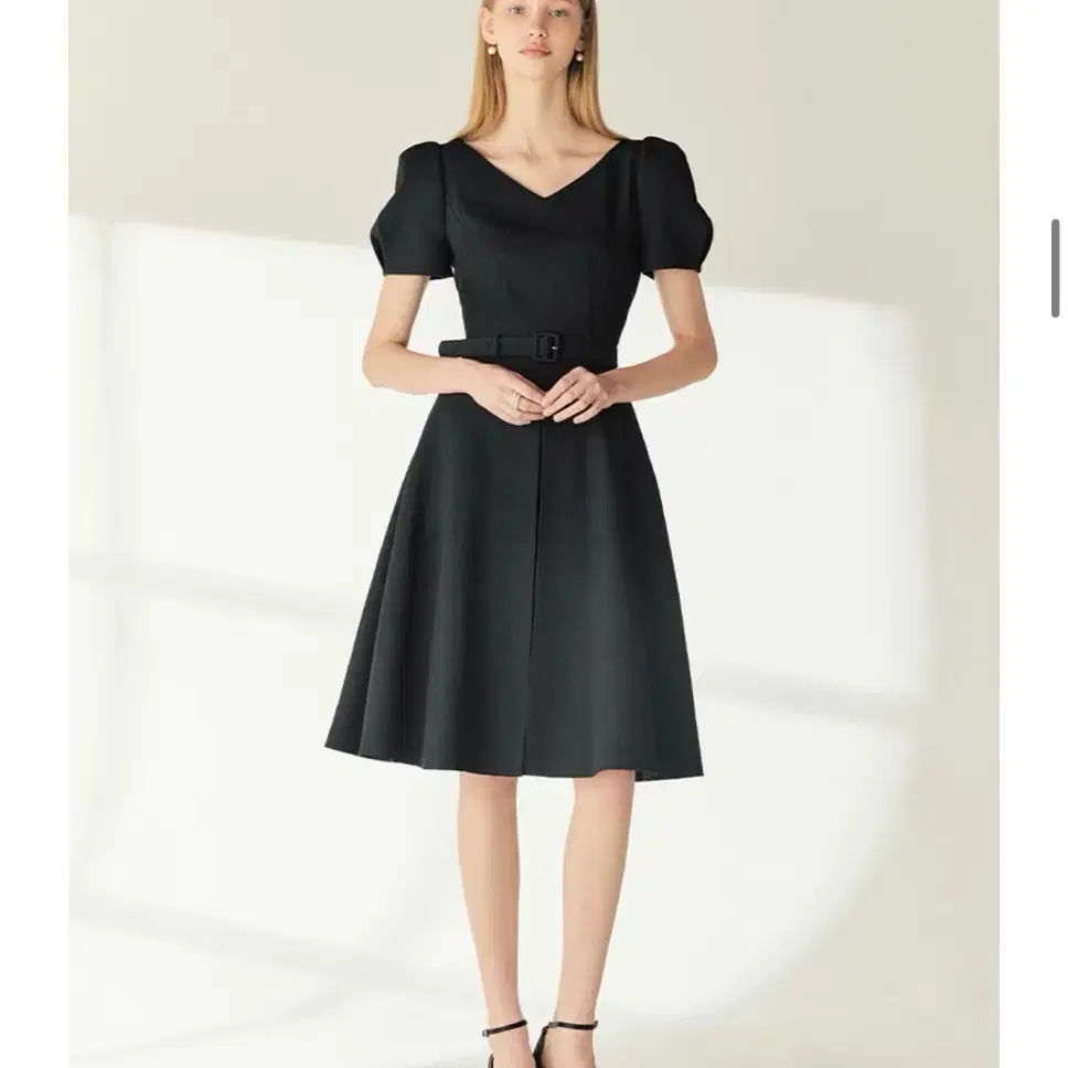 브라이드앤유 LOUISA V-neck puff sleeve midi dr