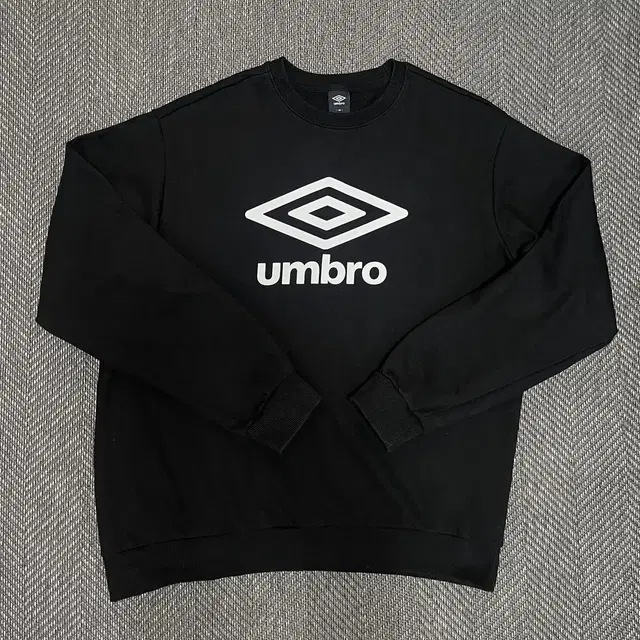 엄브로(Umbro)맨투맨 L/100