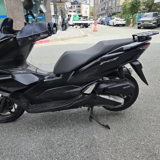 21년 pcx 125 2만6천k중고오토바이스쿠터크루심보이저vs벤리조이맥스