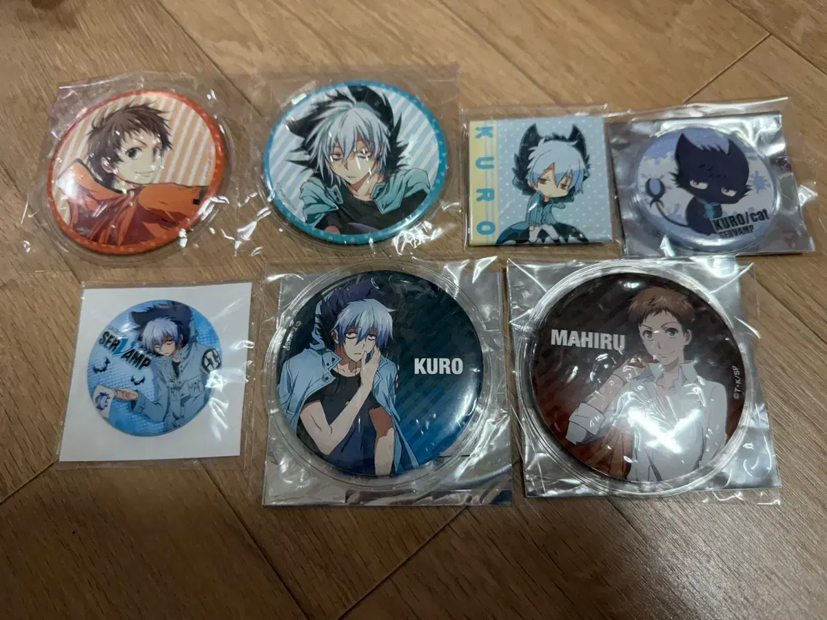 (Discounted)Servamp Kurowizu Can BadgesBulk