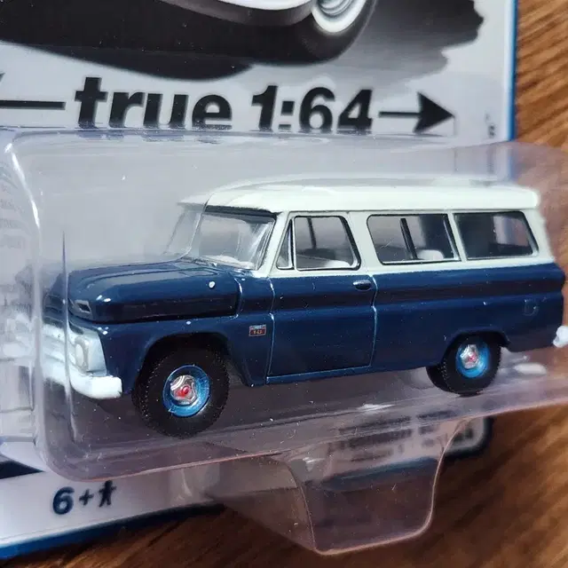 오토월드 1966 Chevy Suburban 미니카 다이캐스트