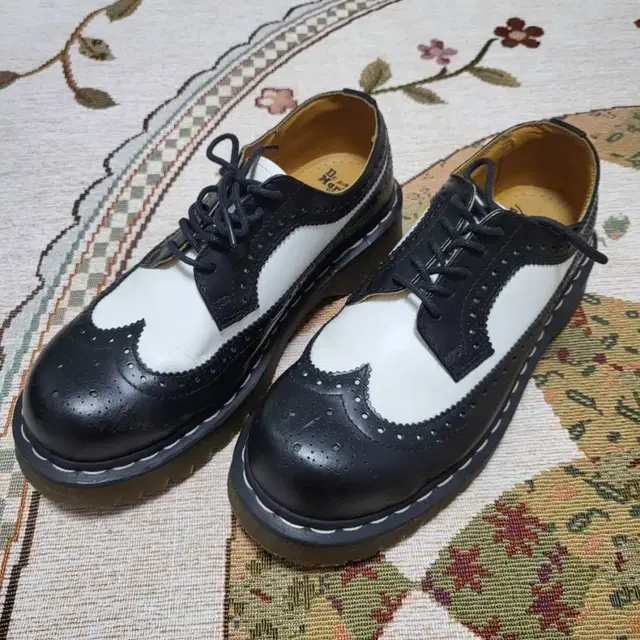 닥터마틴 욍팁 dr. martens wingtip