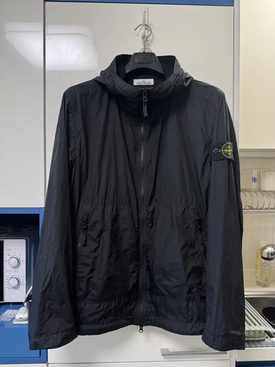 domestic version) Stone Island 23ss Crinkleclasp Nylon Garmentide Hooded Jacket L