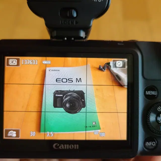 캐논 eos m (렌즈 2개, s급)
