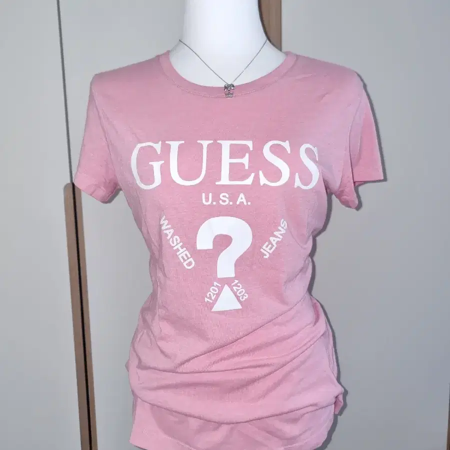 GUESS JEANS 핑크 반팔 티셔츠 빈티지 게스 스포티 갸루 y2k