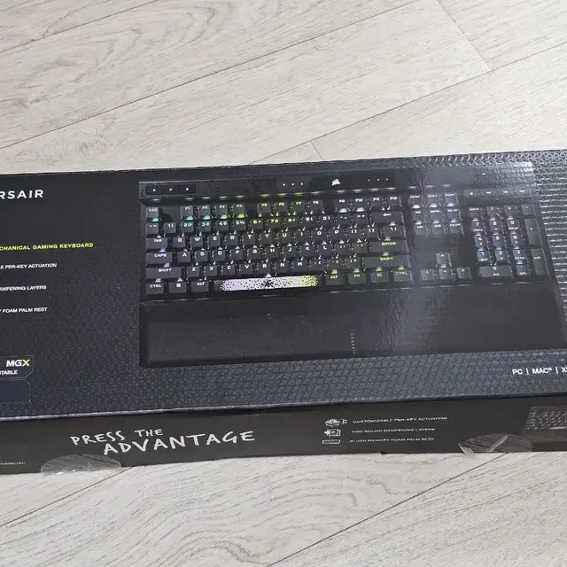 K70 MAX RGB 자석축 팝니다