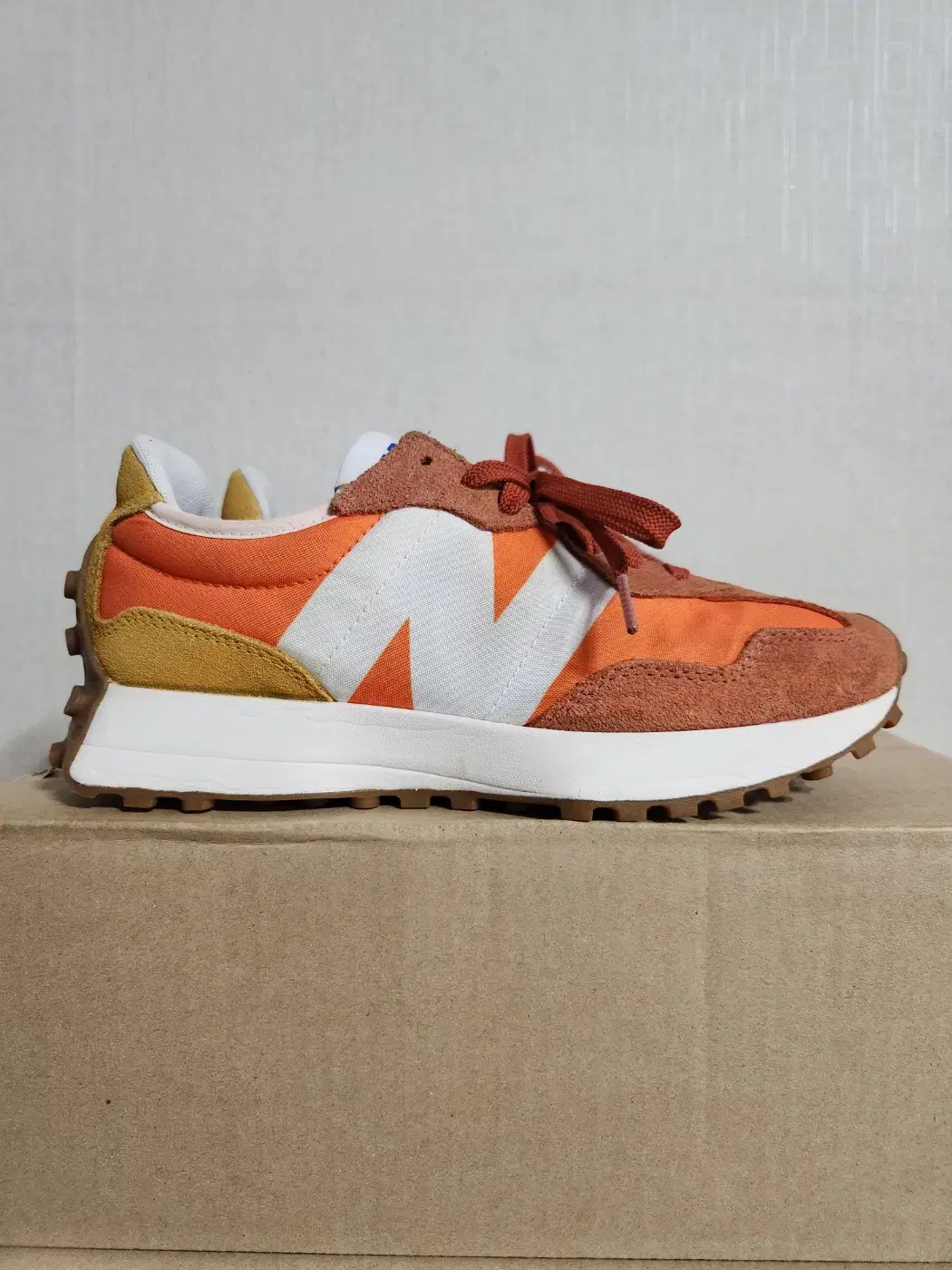 250mm New Balance 327 Orange Running Shoes