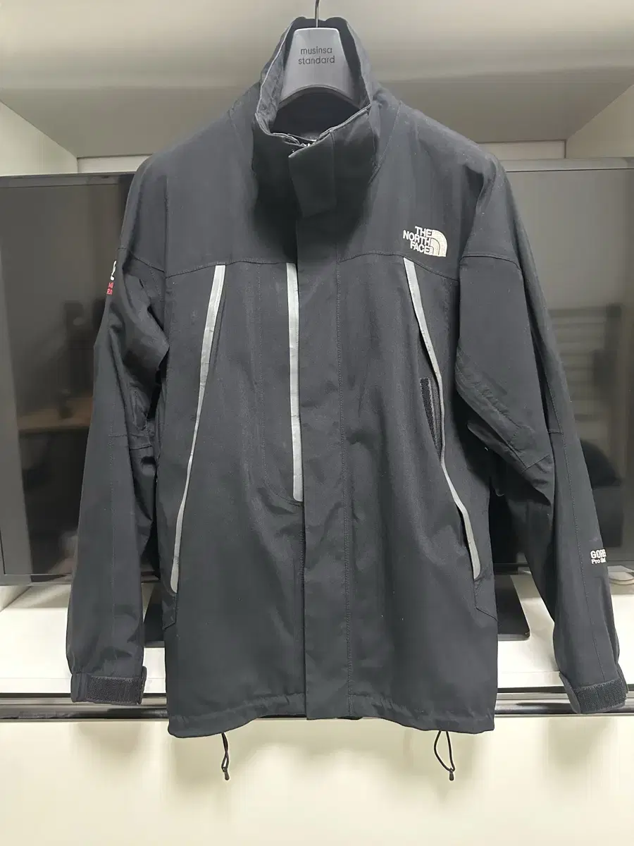 The North Face Summit Series Gore-Tex Windbreaker