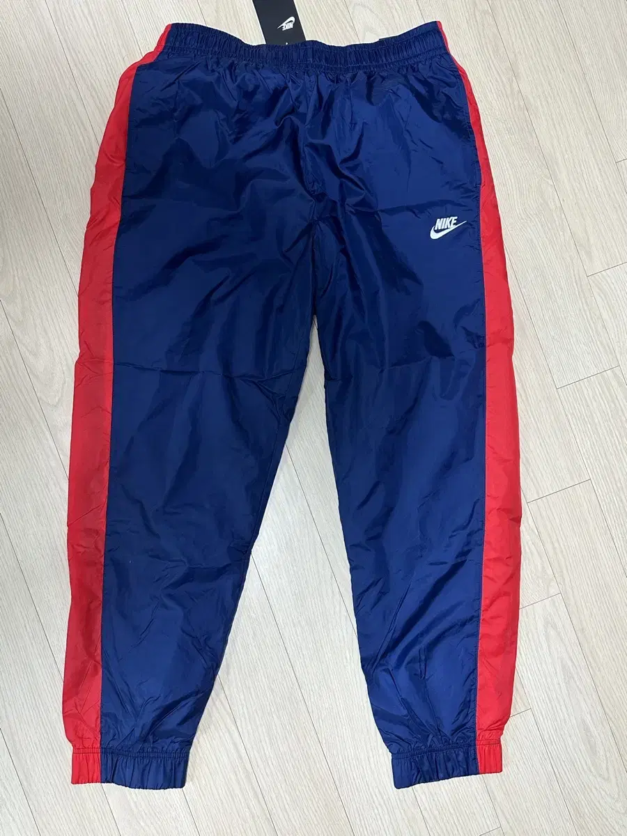 New Nike pants (with tags)