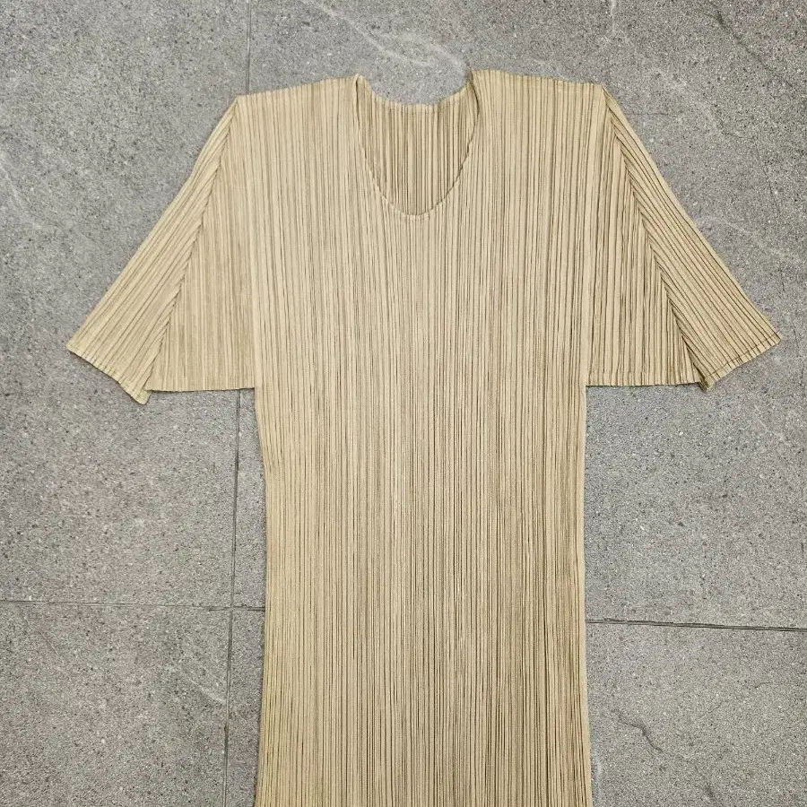 플리츠플리즈 이세이미야케 PLEATS PLEASE 여성 반팔티 3