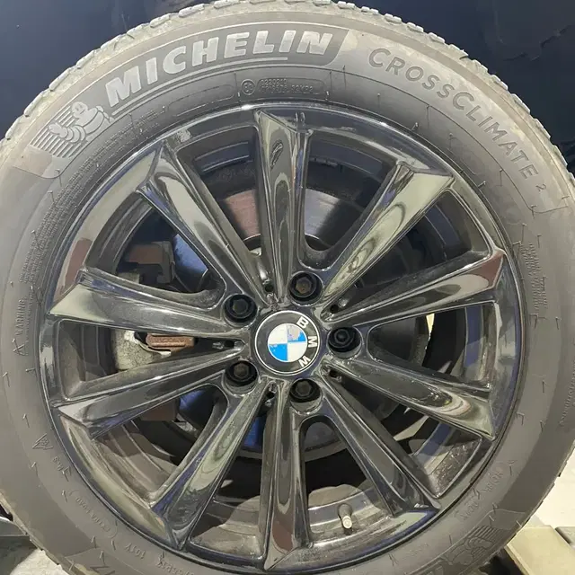 BMW F10 17인치 순정휠 +타이어 세트 225 55 17 CC2