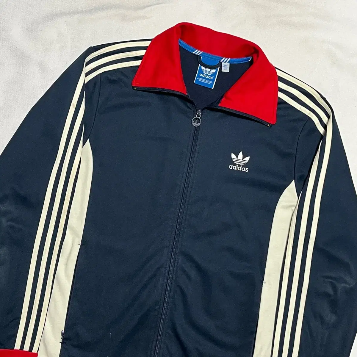 115 Adidas Europa Redpoint Tracktop