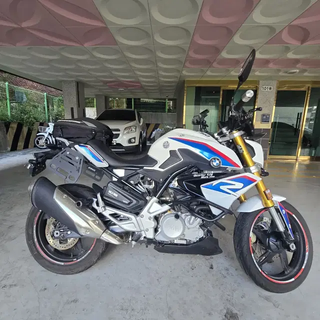 BMW G310R