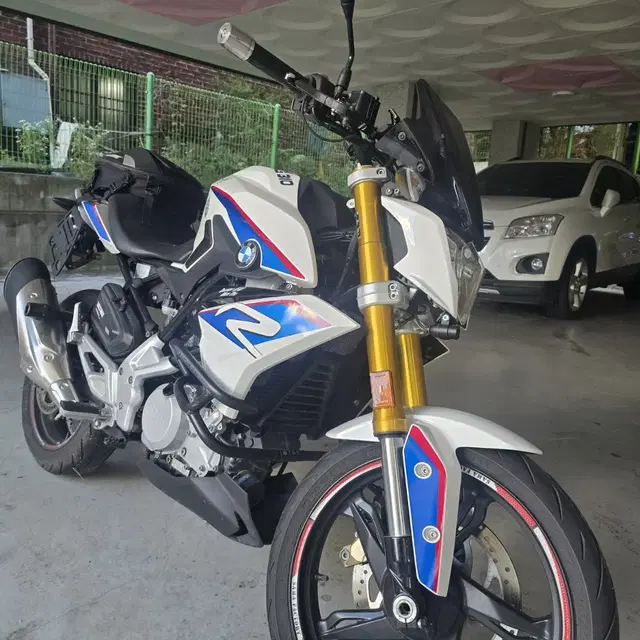 BMW G310R