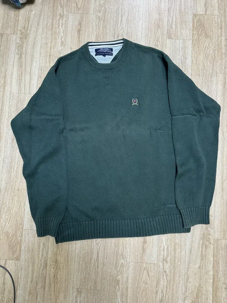 Tommy Hilfiger Knit (Laurel Logo)